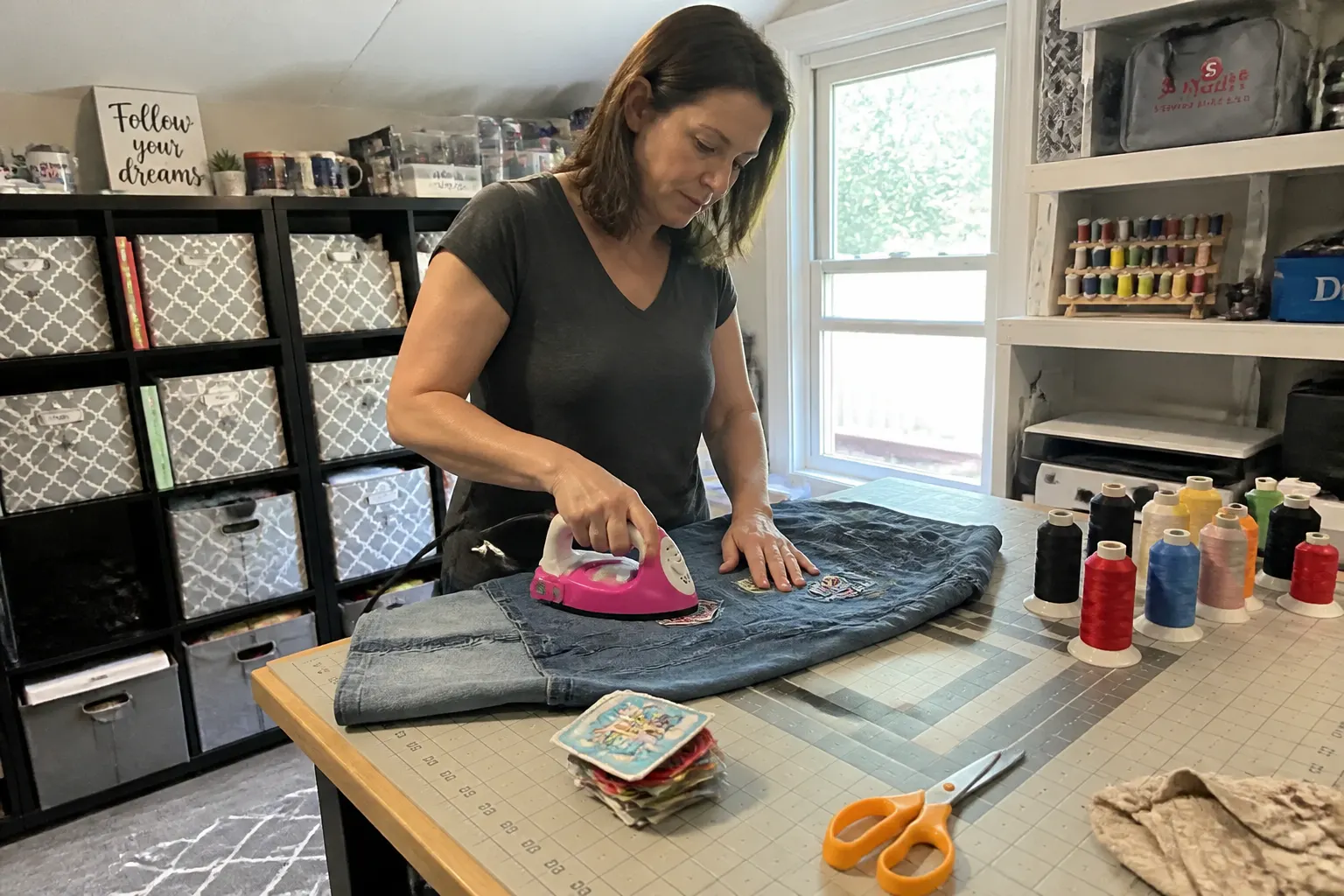 Beth C. using the Ventra mini press