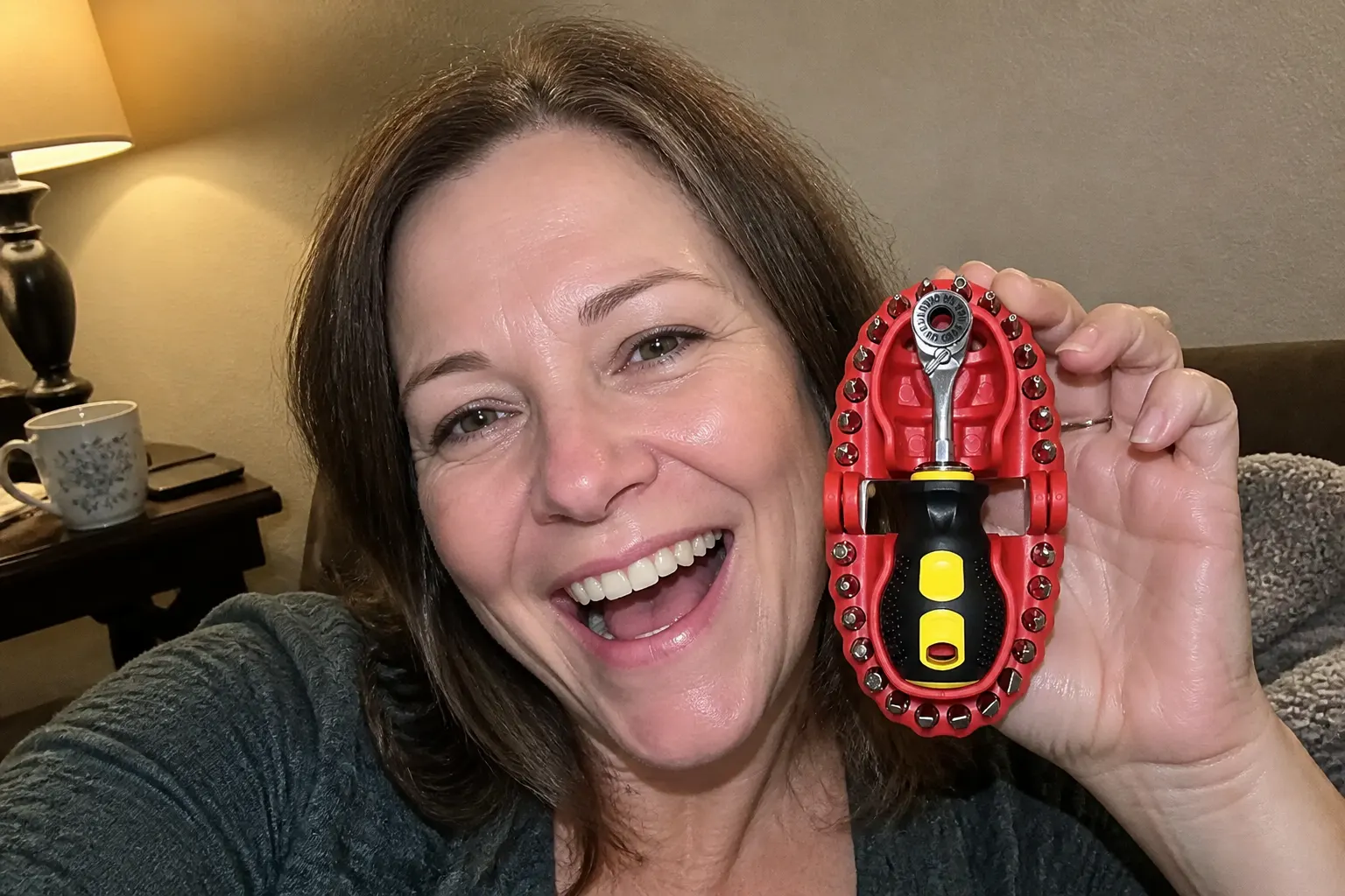 Customer photo of the teeth screwdriver case