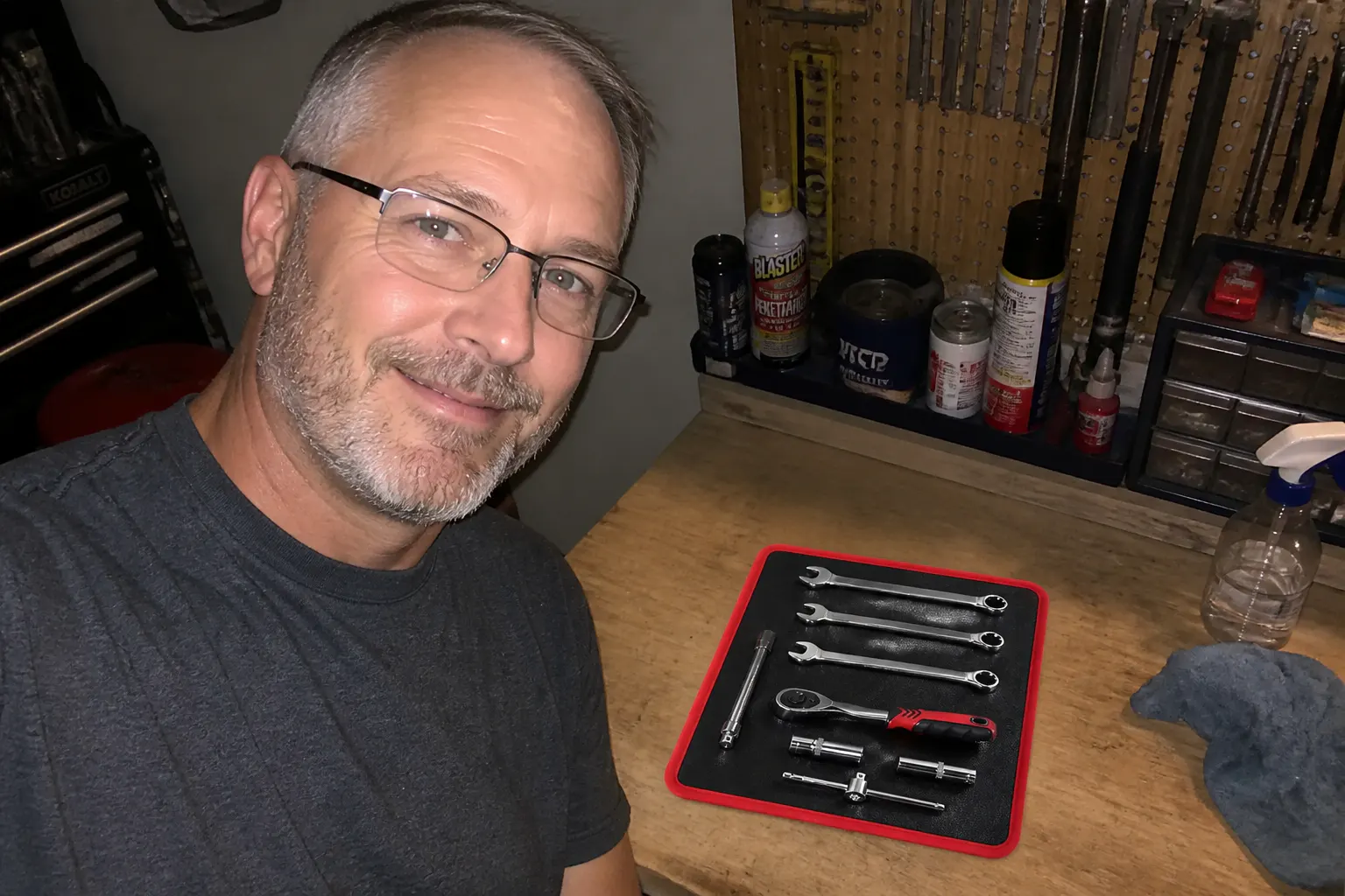Customer photo of the magnetic tool mat in use