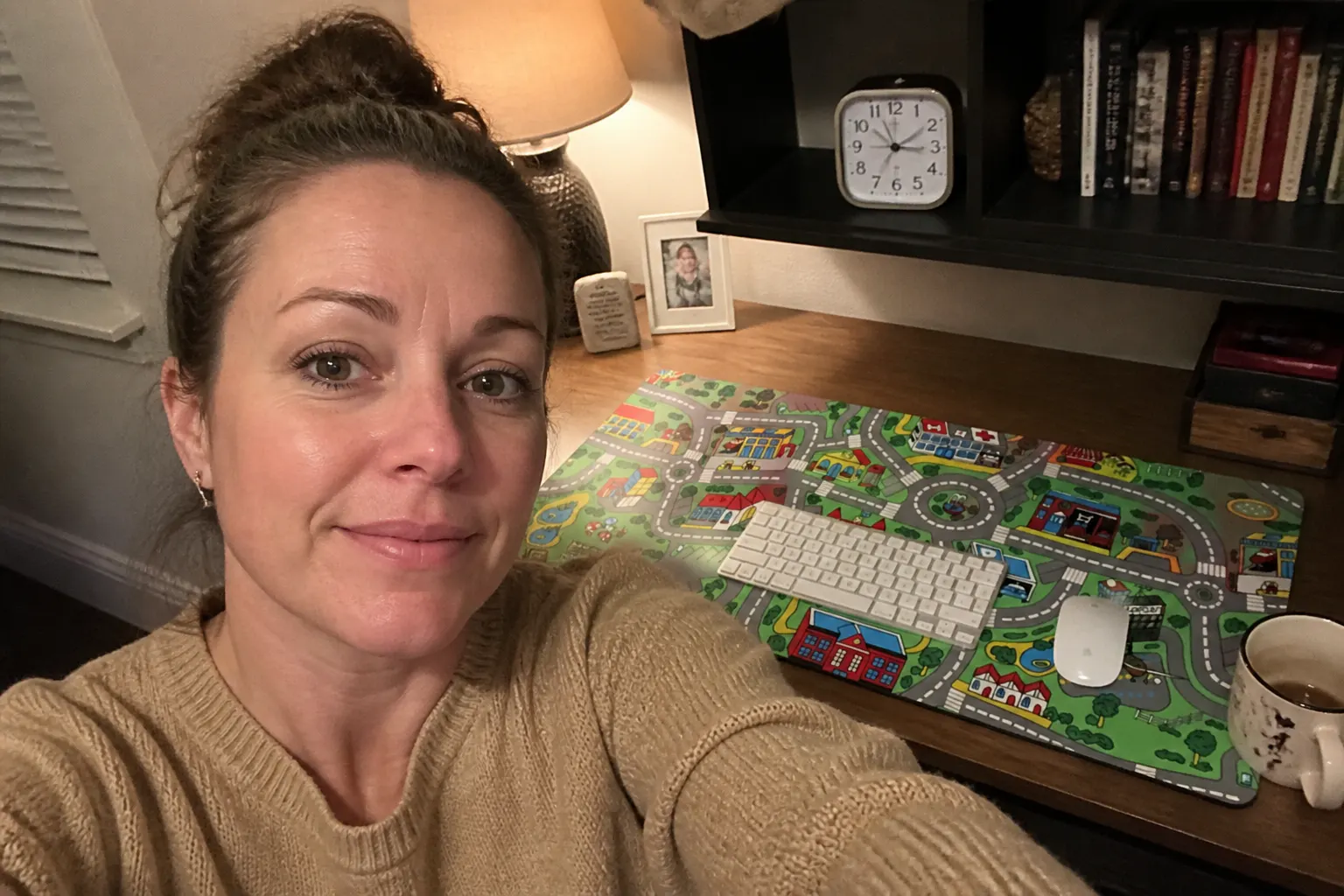 Customer desk with the RetroRoads mat