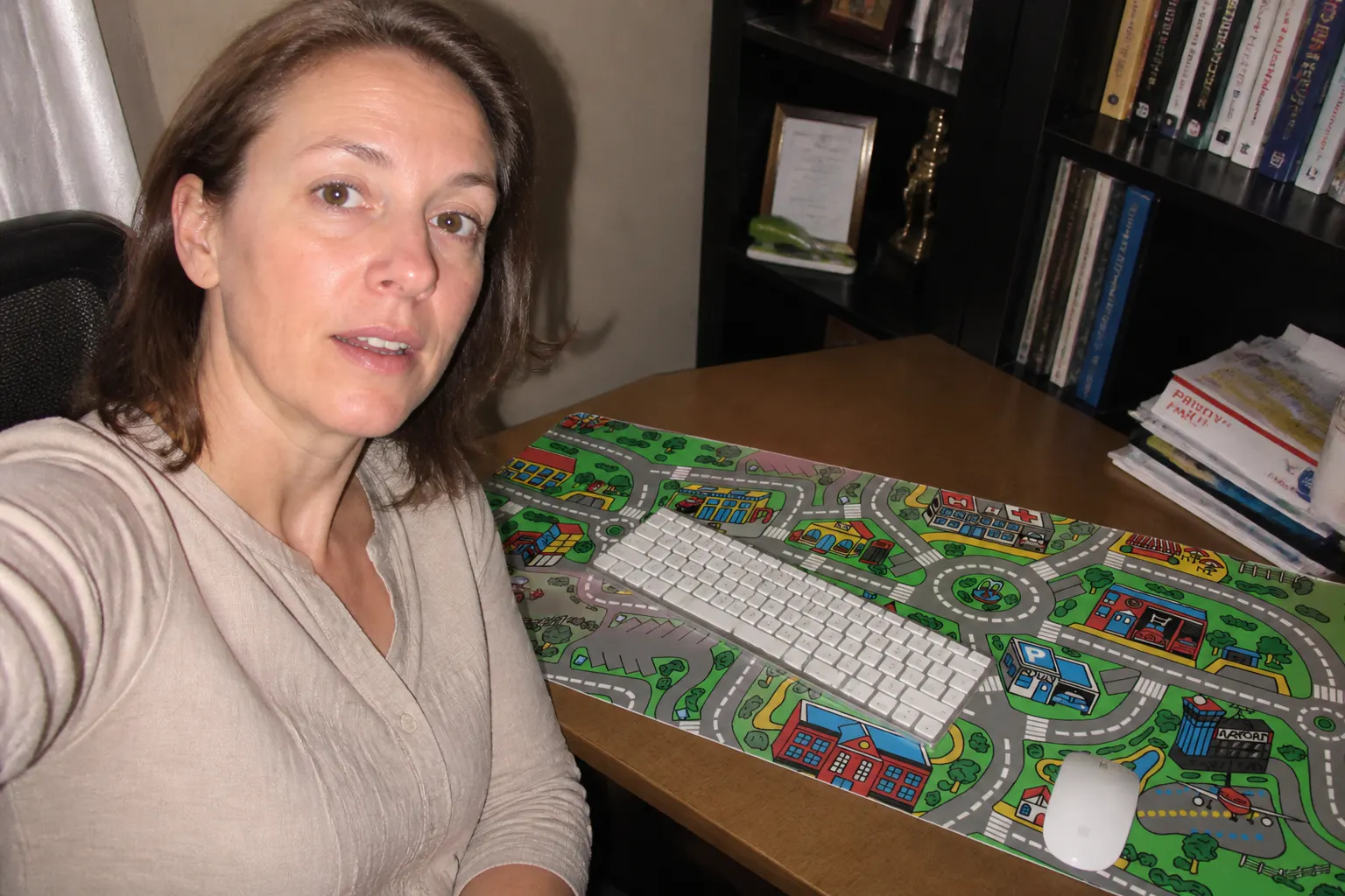 Customer desk with the RetroRoads mat