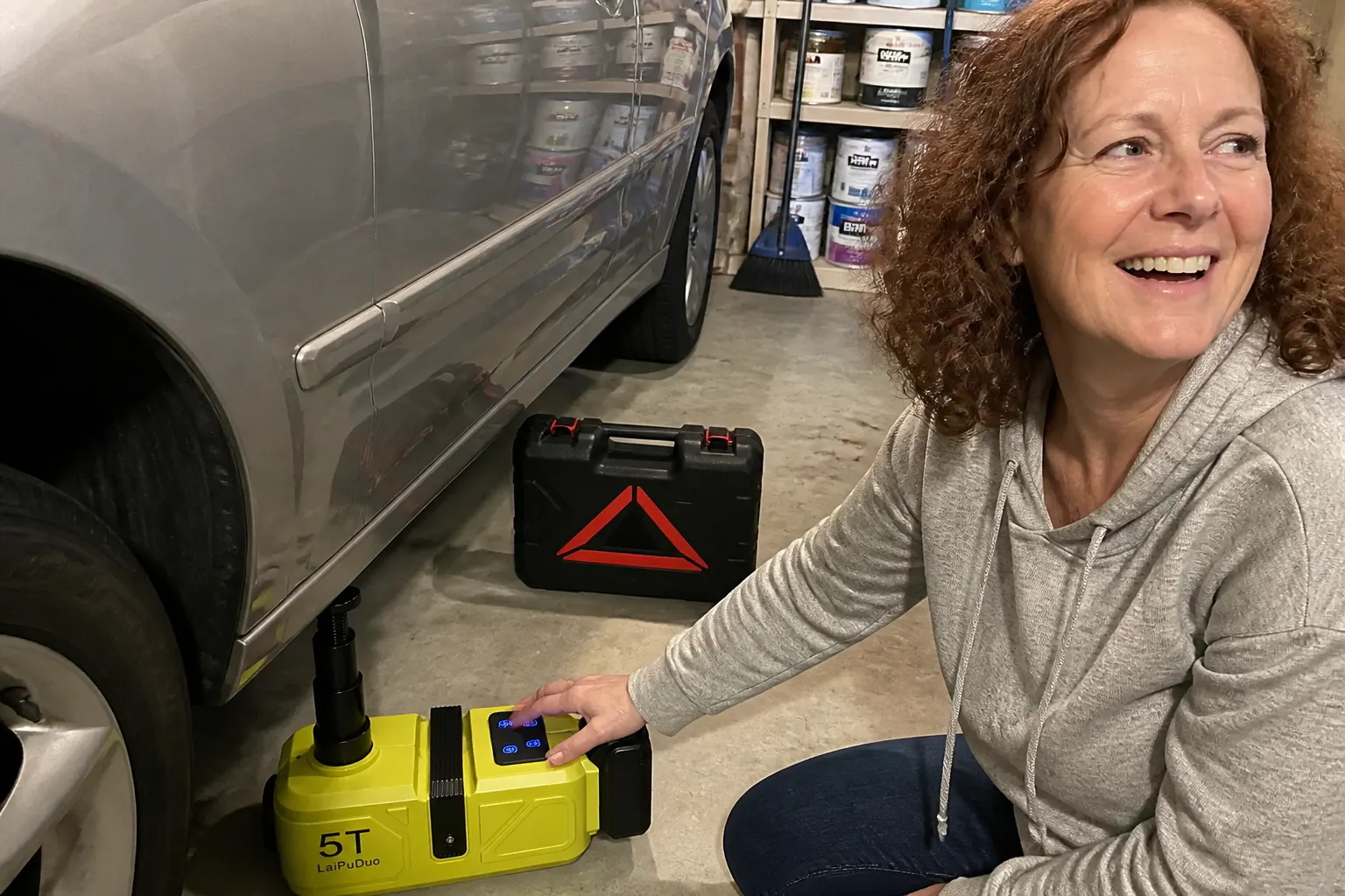 Completed tire change with Ventra jack in place