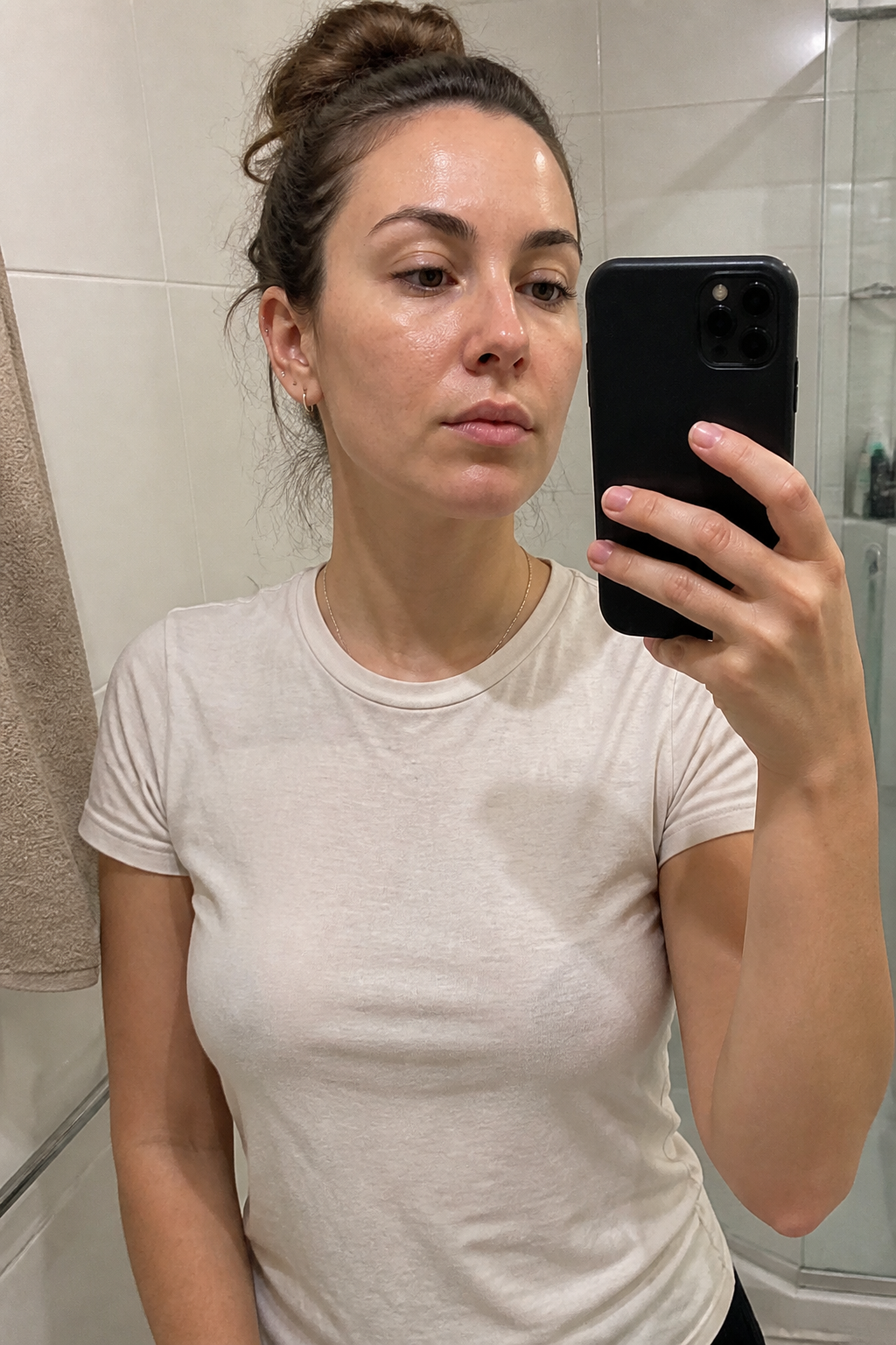 Braless silhouette, unsupported and flat