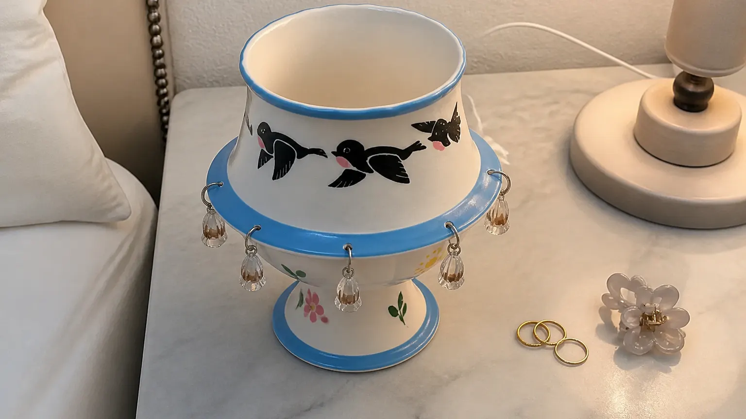 Overhead view of the scalloped, blue-trimmed collar